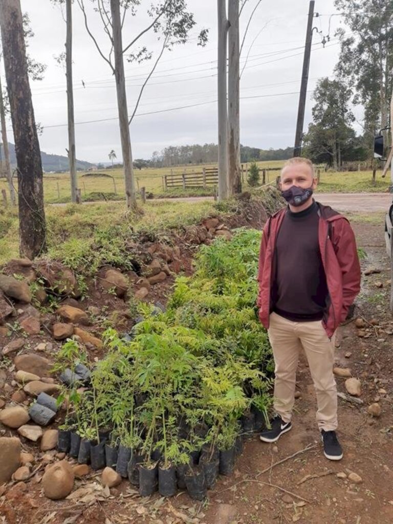 SECRETARIA DE MEIO AMBIENTE DE MORRINHOS DO SUL DESENVOLVE ATIVIDADES