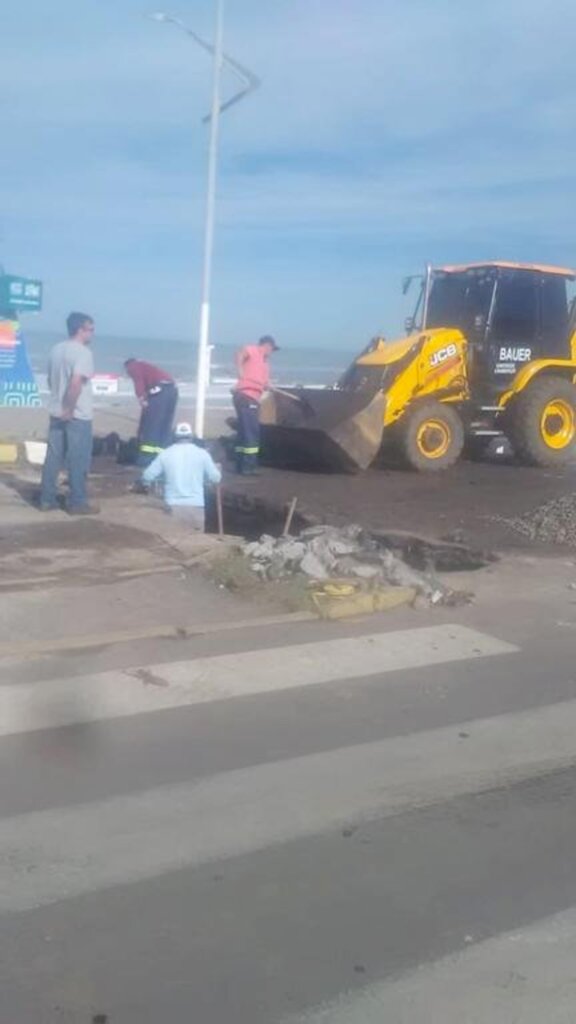 OBRA DE DRENAGEM ACABA COM ALAGAMENTO DA JOAQUIM PORTO COM A BEIRA-MAR EM TORRES