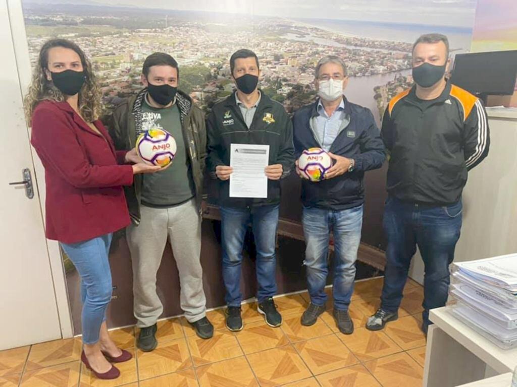 MUNICÍPIO DE PASSO DE TORRES FIRMA PARCERIA COM O ANJOS DO FUTSAL
