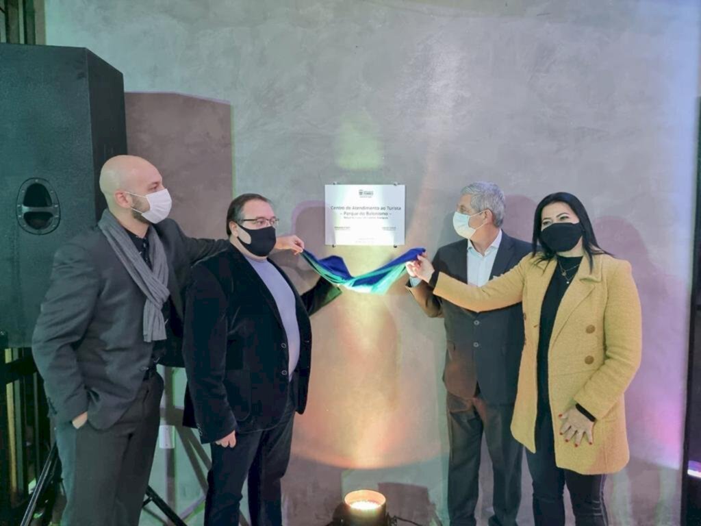 INAUGURADO O CENTRO DE ATENDIMENTO AO TURISTA EM TORRES