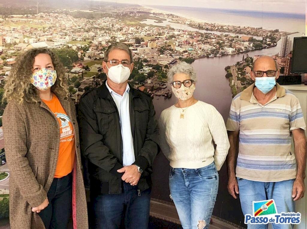 PREFEITO DE PASSO DE TORRES RECEBE A VISITA DA DIRETORIA DO INSTITUTO SOS BICHO URBANO