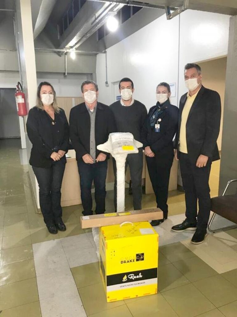 PREFEITO DE SÃO JOÃO DO SUL MOACIR TEIXEIRA REALIZA ENTREGA DE  RESPIRADOR AO HRA