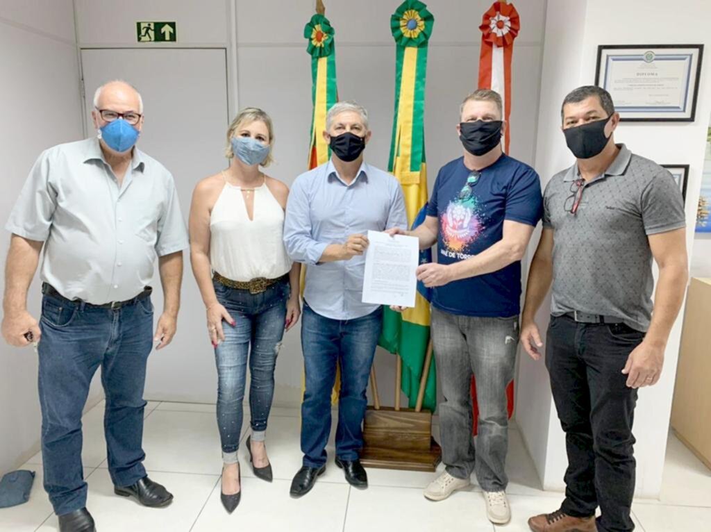 PREFEITURA  REALIZA REPASSES FINANCEIROS À APAE DE TORRES