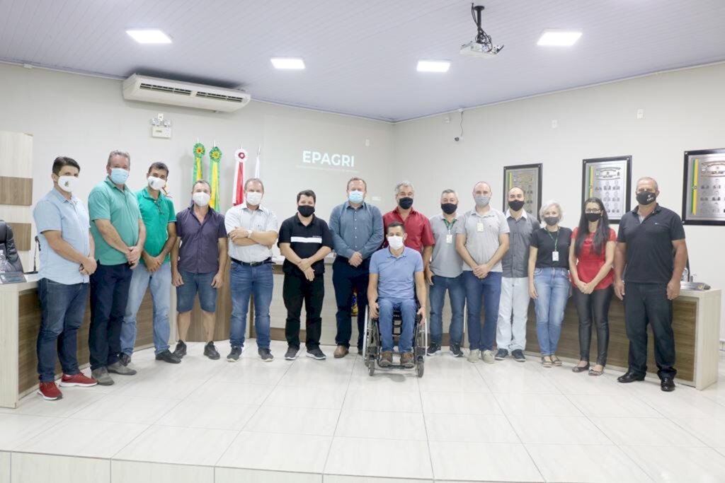 EQUIPE DA EPAGRI PRESTA  CONTAS AOS VEREADORES E A  COMUNIDADE PRAIA-GRANDENSE