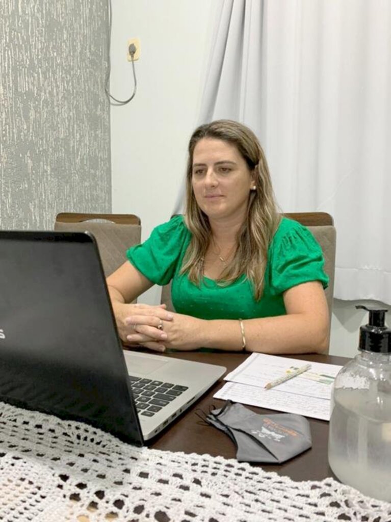 FORMAÇÃO DE EQUIPE MARCA  A VOLTA ÀS AULAS EM MORRINHOS DO SUL