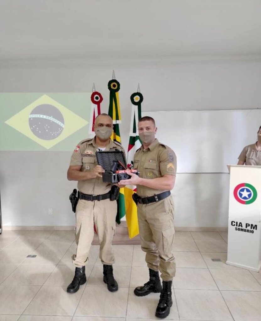 POLÍCIA MILITAR RECEBE  ARMAMENTO NÃO LETAL EM PASSO DE TORRES