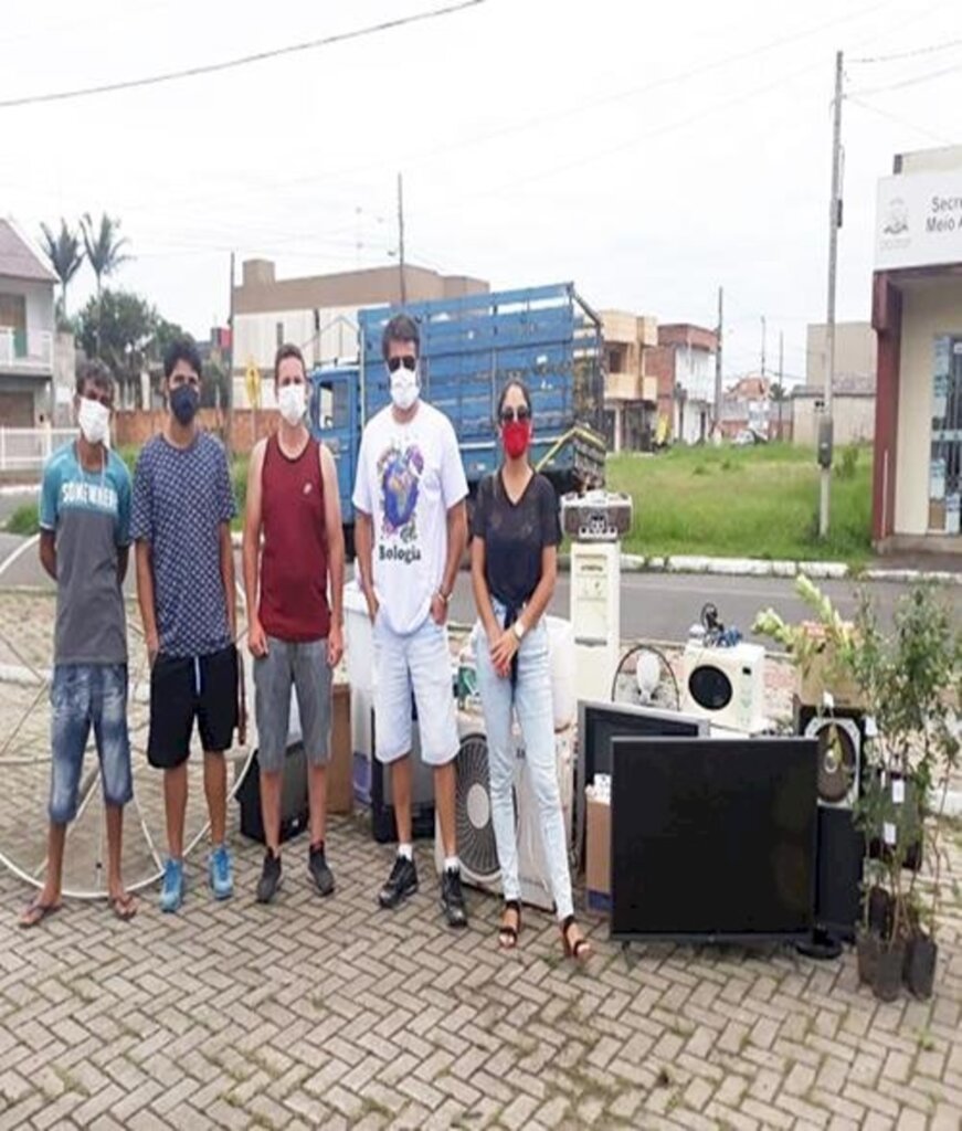 COLETA DE LIXO  ELETRÔNICO ARRECADA  01 TONELADA DE MATERIAL EM PASSO DE TORRES