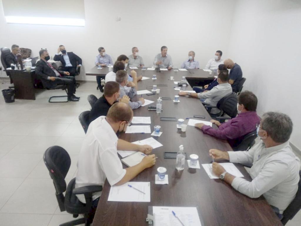 PREFEITOS DA AMESC DEFINEM POR RETORNO DAS AULAS NA REDE MUNICIPAL PARA O DIA 01 DE MARÇO