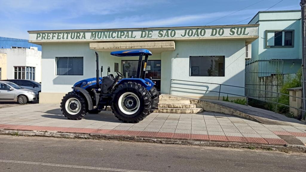 MUNICÍPIO DE SÃO JOÃO DO SUL ADQUIRE  TRATOR 0KM ATRAVÉS DE EMENDA PARLAMENTAR
