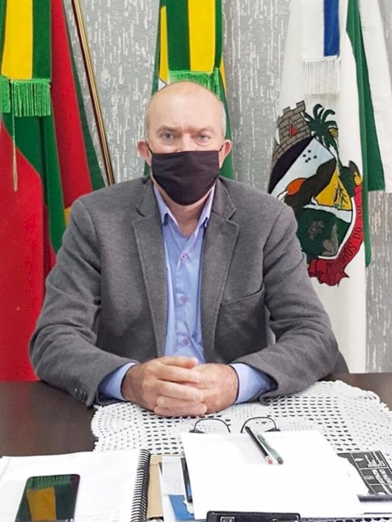PREFEITO DE MORRINHOS DO SUL LUIZ STEFFEN  RESSALTA O TRABALHO DE EQUIPE DURANTE A SUA GESTÃO
