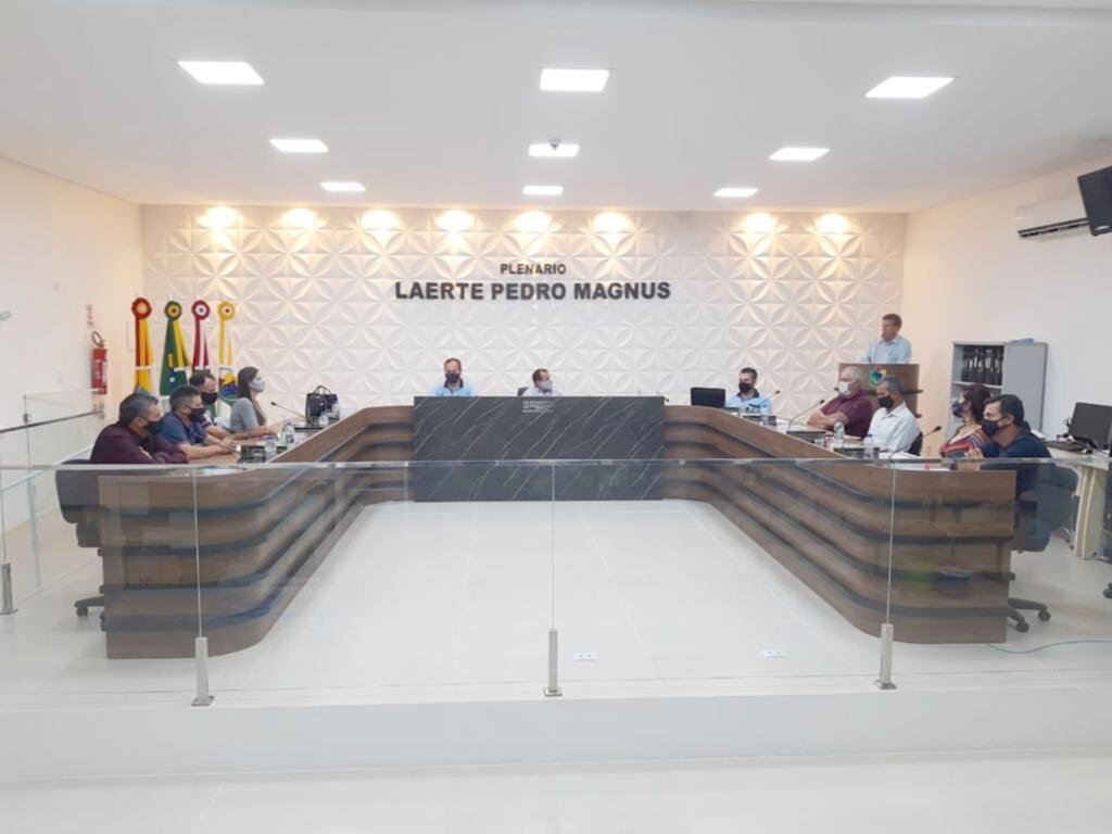SESSÃO É MARCADA POR APRESENTAÇÃO DE PROJETOS  E AGRADECIMENTO DO PREFEITO E VEREADORES EM SÃO JOÃO DO SUL
