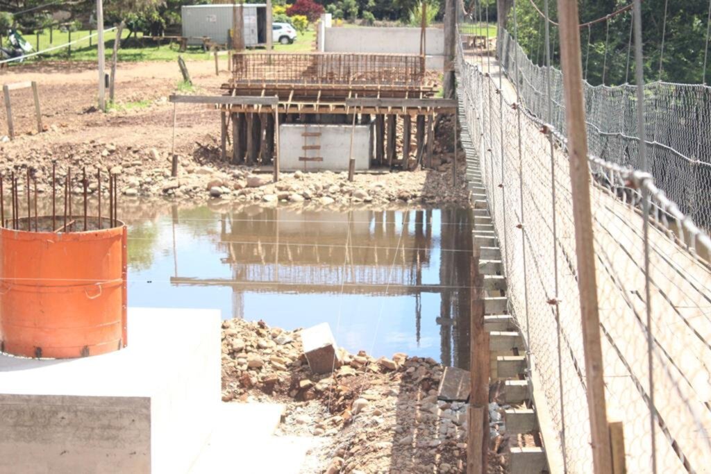 PONTE DO  RIO VERDE QUE LIGA SÃO JOÃO  DO SUL E TORRES  ESTÁ EM  ANDAMENTO