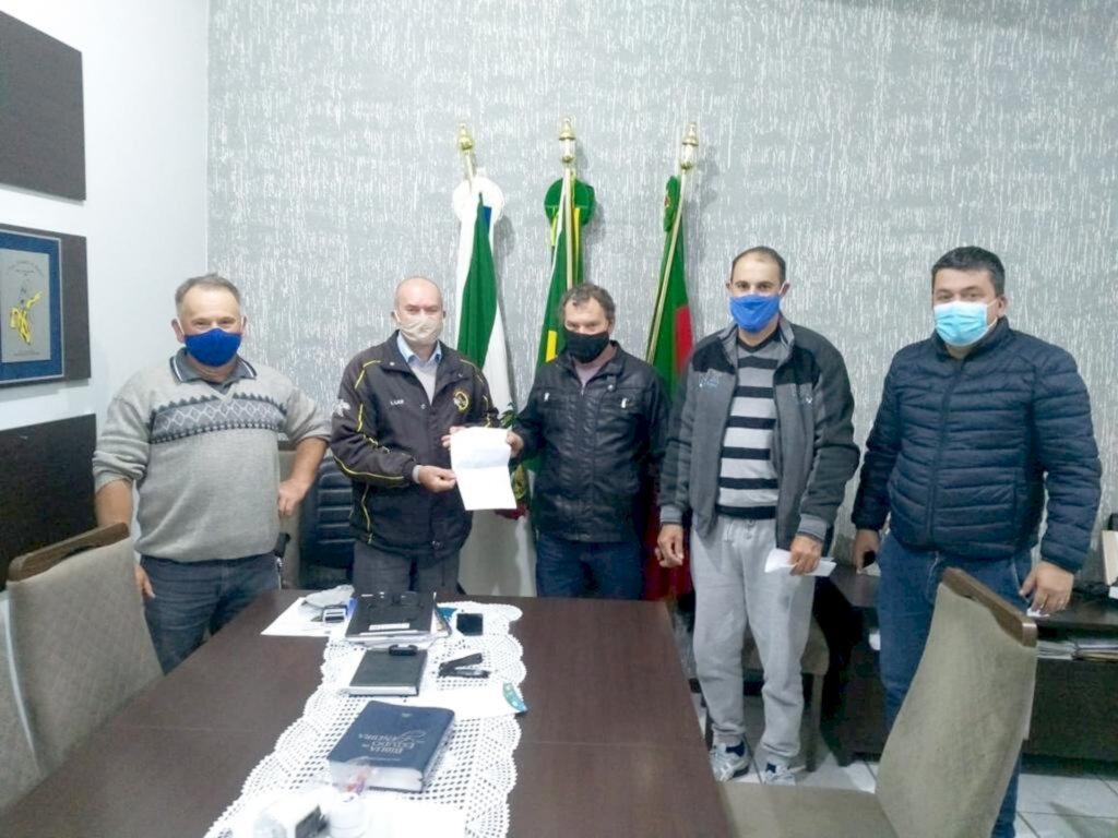 ASSOCIAÇÃO DOS PRODUTORES  ORGÂNICOS DO TRÊS PASSOS  RECEBERÁ CAMINHÃO BAÚ