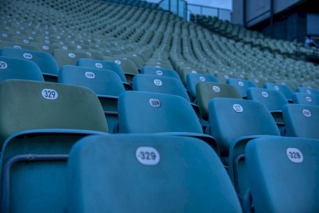 SEM PROVAR PRESENÇA EM ARQUIBANCADA, TORCEDORA PERDE INDENIZAÇÃO POR QUEDA EM ESTÁDIO