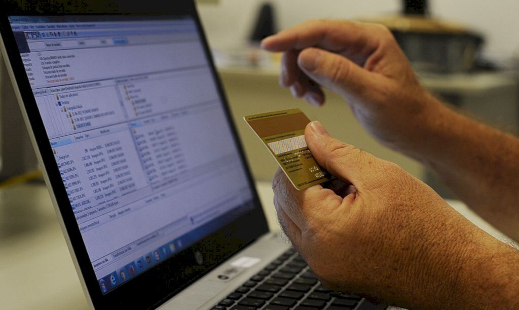 INTERESSE POR COMPRAS ONLINE DEVE CONTINUAR APÓS PANDEMIA