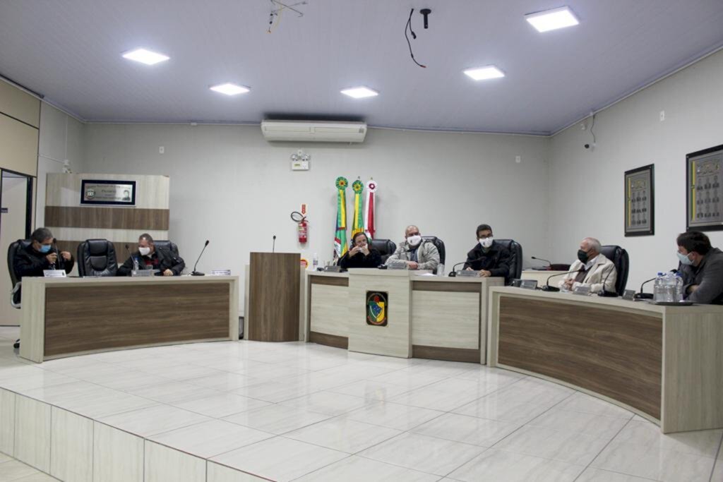 CÂMARA DE VEREADORES DE PRAIA GRANDE REALIZA  SESSÃO EXTRAORDINÁRIA DURANTE O RECESSO