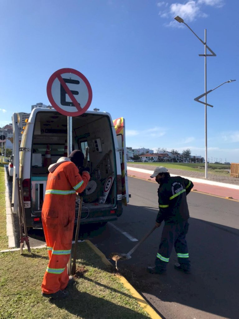PARA EVITAR AGLOMERAÇÃO, PREFEITURA DE TORRES PROÍBE ESTACIONAMENTO DE VEÍCULOS NA PRAINHA