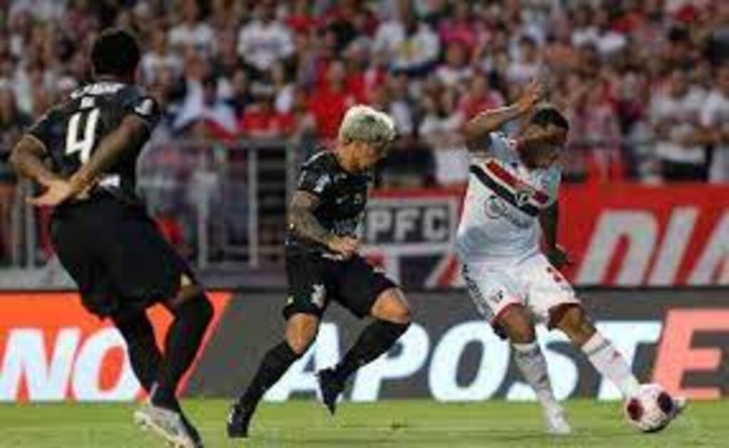 Corinthians bate o São Paulo no Morumbi lotado