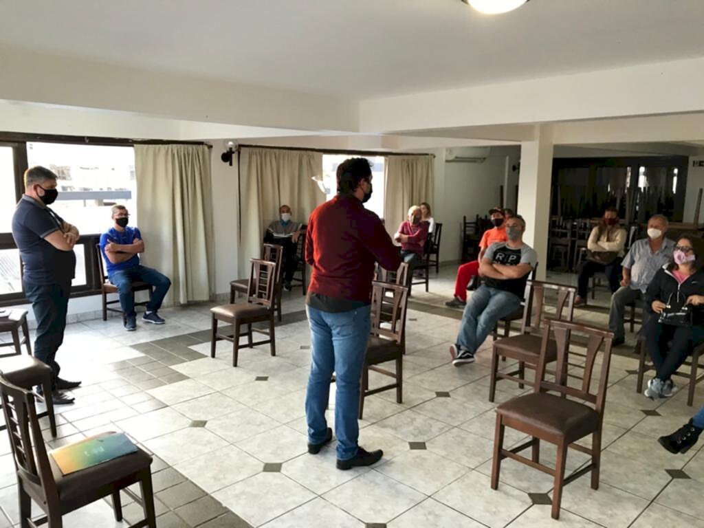 DIÁLOGO POSITIVO MARCA ENCONTRO DA PREFEITURA COM O NÚCLEO DE QUIOSQUES DA BEIRA-MAR DE TORRES