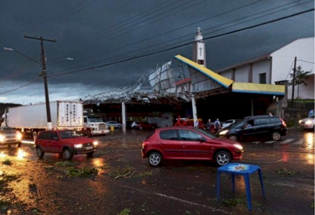 103 FM/DIVULGAÇÃO - Internautas registraram os estragos no município de Descanso