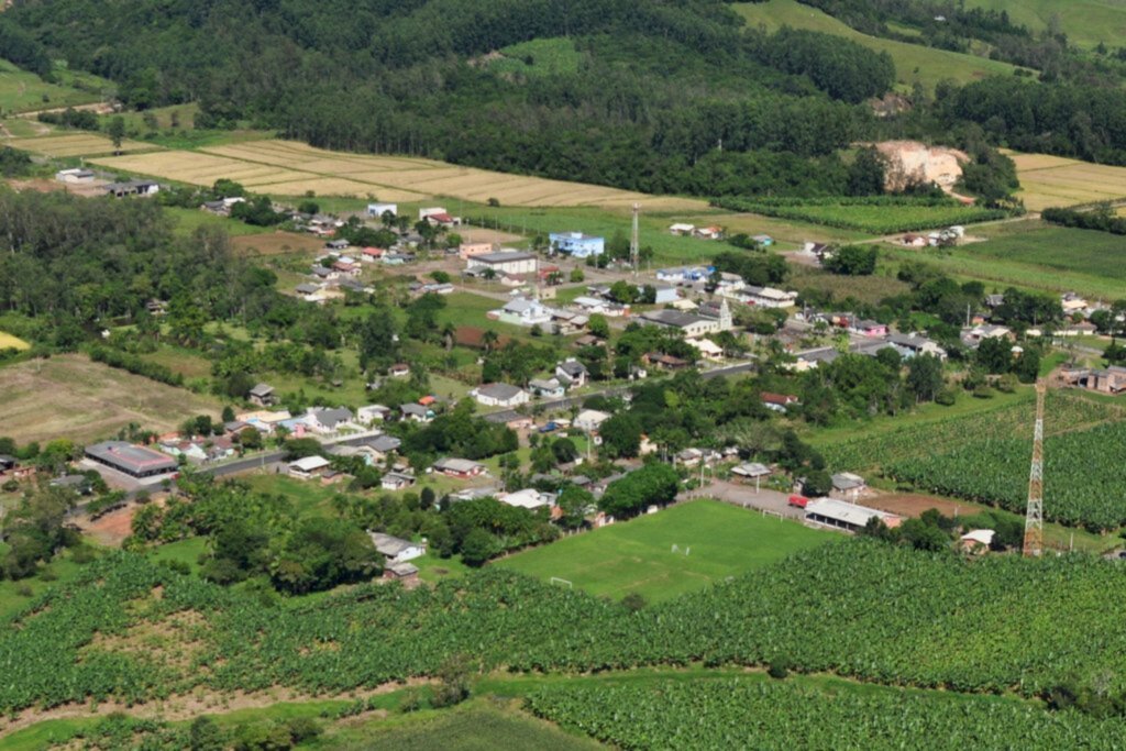 CARNÊS DO IPTU JÁ ESTÃO SENDO ENTREGUES EM MAMPITUBA