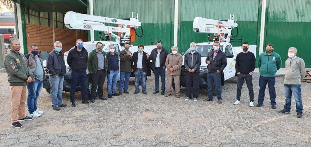 CEPRAG ADQUIRE DUAS CAMIONETES TOYOTA 0KM