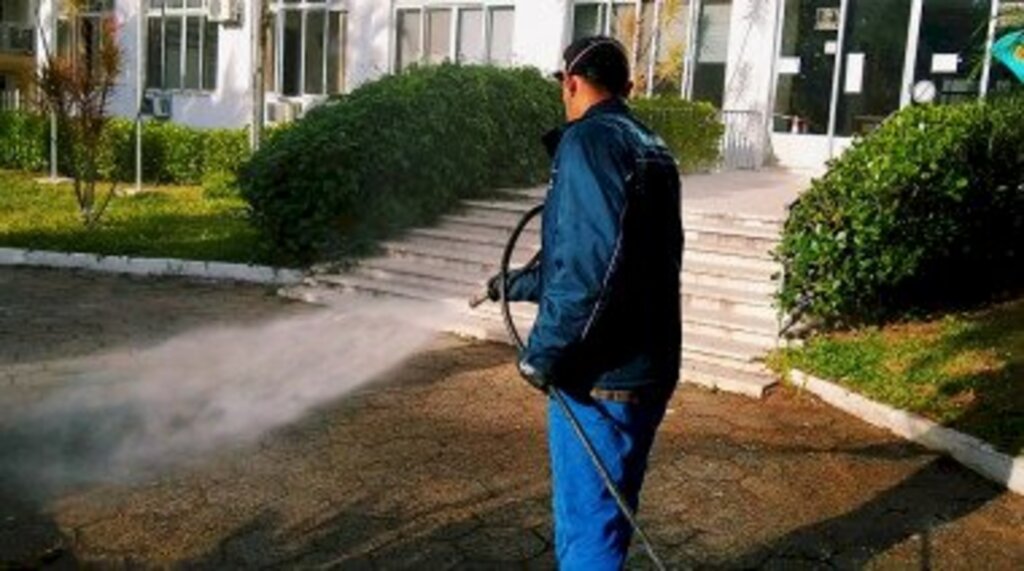 HIGIENIZAÇÃO E DESINFECÇÃO DE LOCAIS PÚBLICOS DE ARARANGUÁ