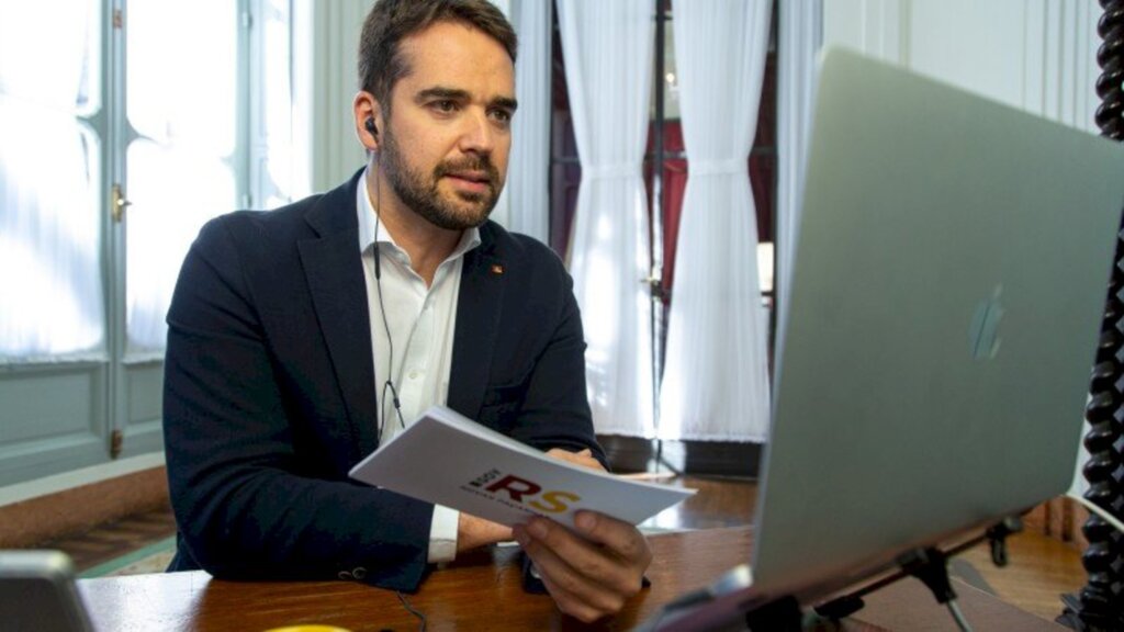 Gustavo Mansur/Palácio Piratini - Leite, reconhecendo que há desafios no ensino remoto, disse que nenhum aluno será deixado para trás