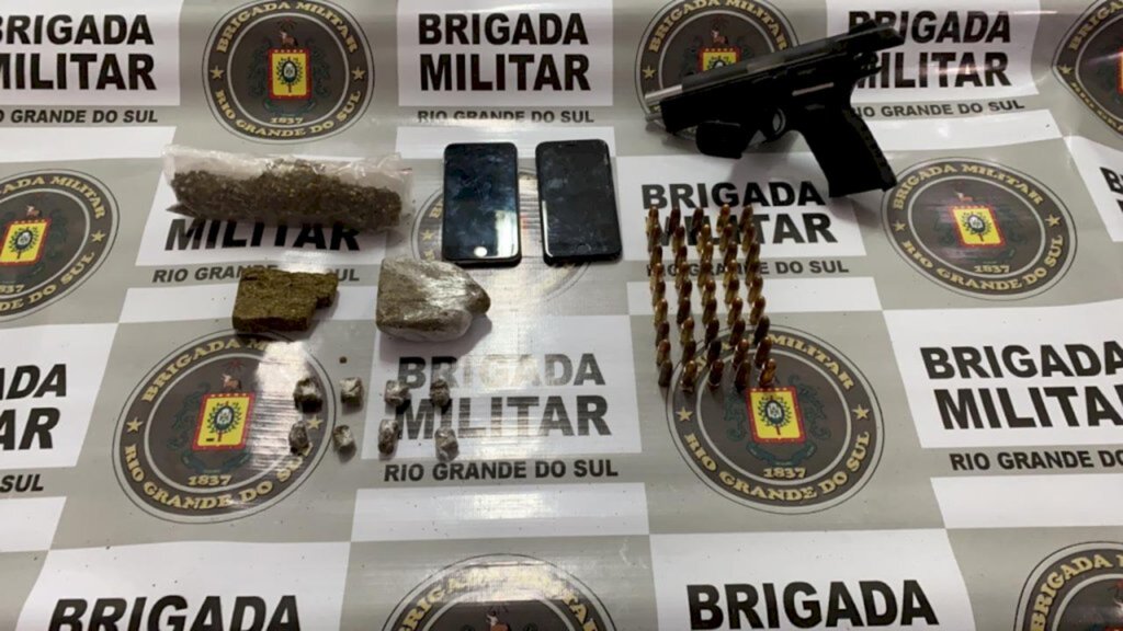 BM PRENDE INDIVÍDUO POR TRÁFICO DE DROGAS E PORTE ILEGAL DE ARMA DE FOGO EM ARROIO DO SAL
