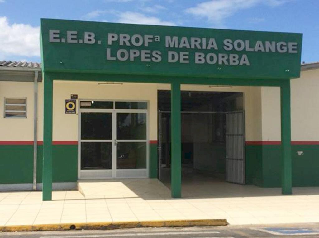 EEB MARIA SOLANGE DISPONIBILIZA MATERIAL IMPRESSO PARA ALUNOS