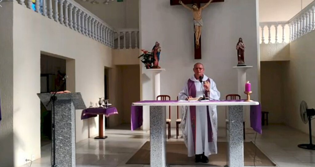 PARÓQUIA SÃO JOÃO BATISTA DIVULGA PROGRAMAÇÃO PARA DOMINGO DE RAMOS E SEMANA SANTA 2020