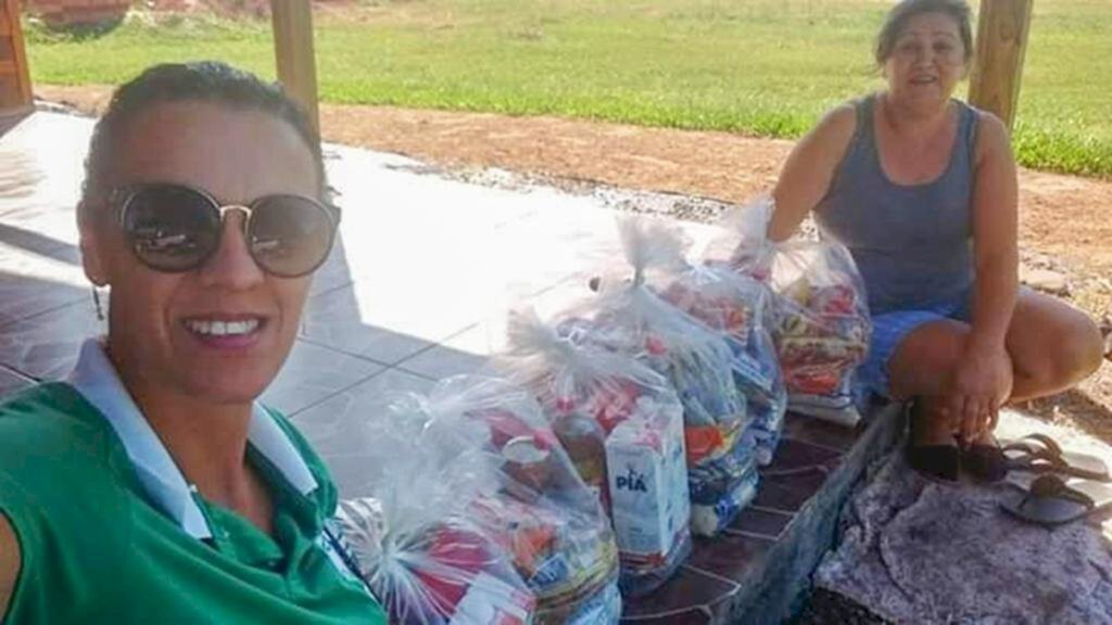 VOLUNTÁRIOS DO BEM DOAM CESTAS BÁSICAS EM MEIO A PANDEMIA