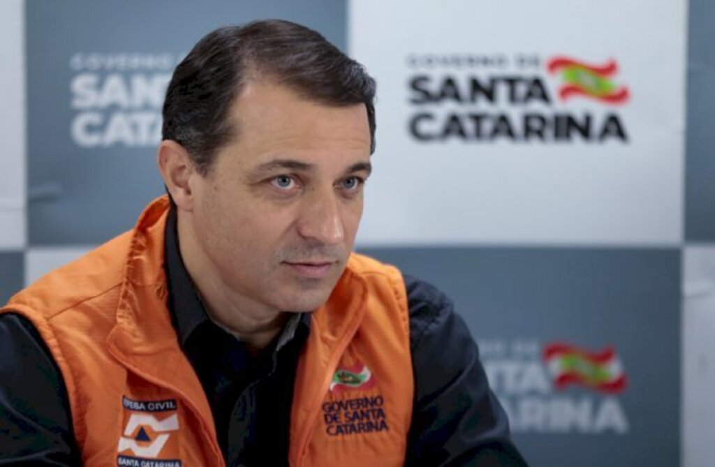 Mauricio Vieira - O governador Carlos Moisés lembrou que o novo decreto com medidas de isolamento social passou a vigorar nesta quarta-feira, 25,