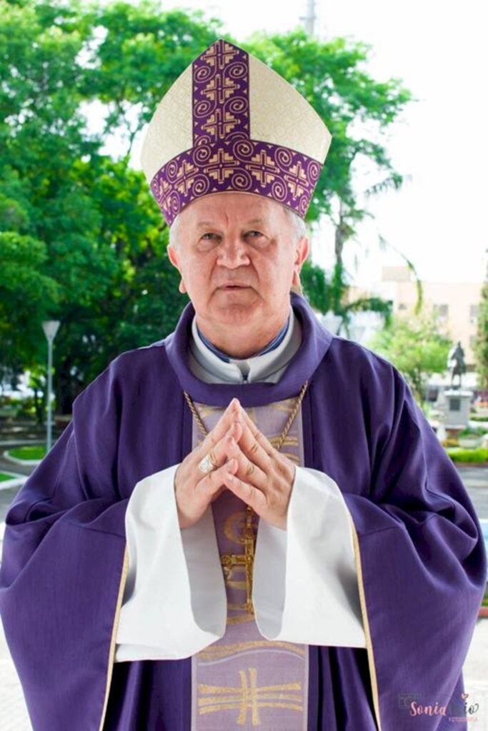 BISPO DA DIOCESE DE OSÓRIO SUSPENDE MISSAS E CELEBRAÇÕES