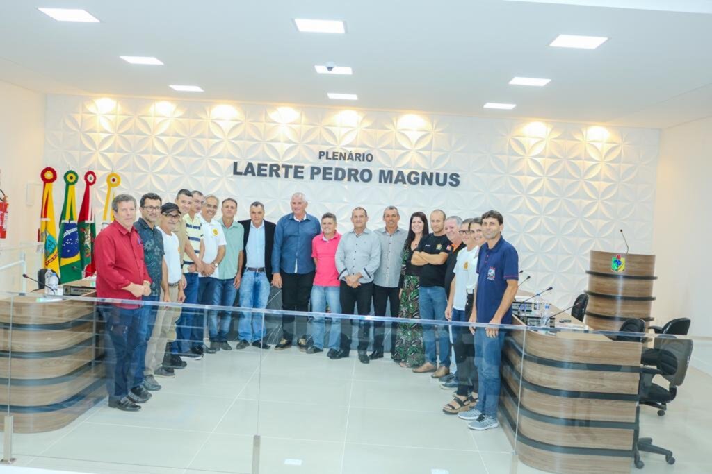 MEMBROS DA APRASC PEDEM AJUDA  NA CÂMARA DE VEREADORES DE SÃO JOÃO DO SUL