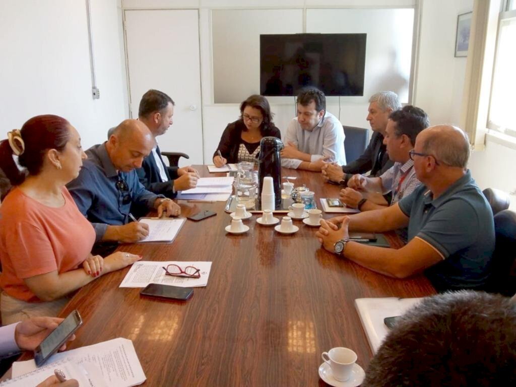 PREFEITURA DE TORRES TRATA SOBRE EMISSÃO DE LICENÇA QUE VIABILIZARÁ PASSARELAS NA PRAIA GRANDE