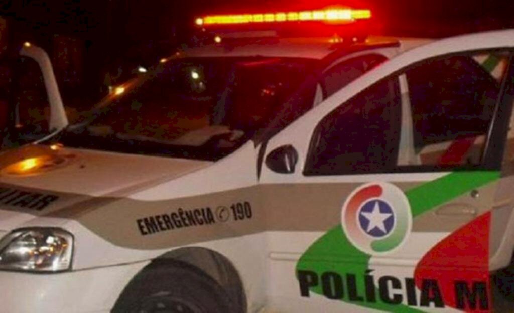 INDIVÍDUOS SÃO AMARRADOS E AGREDIDOS