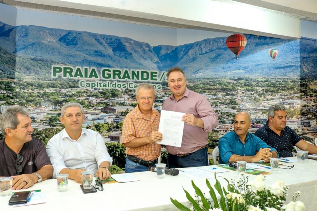 PROJETO GEOPARQUE E UNESC LANÇAM  GIBI SOBRE OS CÂNIONS DO SUL DE PRAIA GRANDE