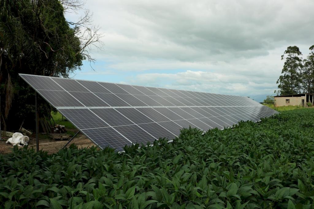SISTEMA FOTOVOLTAICO GANHA  CADA VEZ MAIS ESPAÇO NA REGIÃO