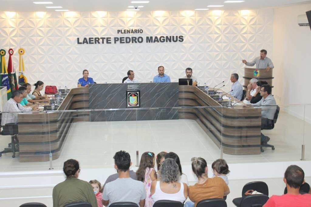 PREFEITO MOACIR TEIXEIRA PARTICIPA DA  1ª SESSÃO ORDINÁRIA DO LEGISLATIVO DE SÃO JOÃO DO SUL EM 2020