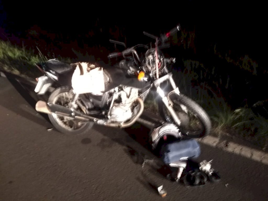 BOMBEIROS ATENDEM ACIDENTE COM MOTOCICLETA