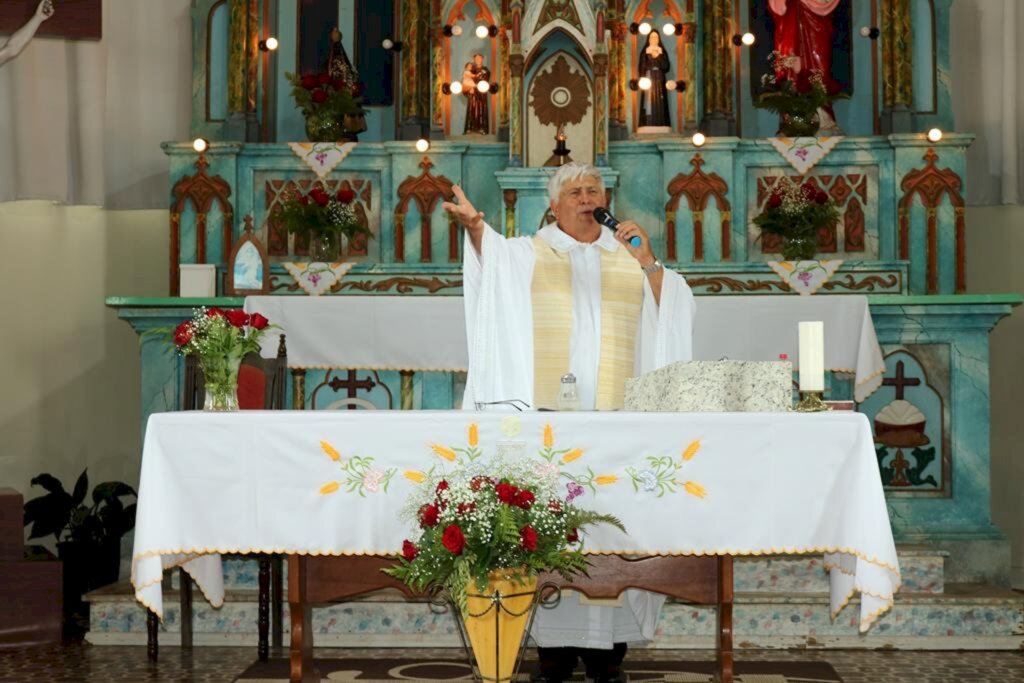 PASSO MAGNUS REALIZA A 1ª FESTA RELIGIOSA DO ANO NA COMUNIDADE