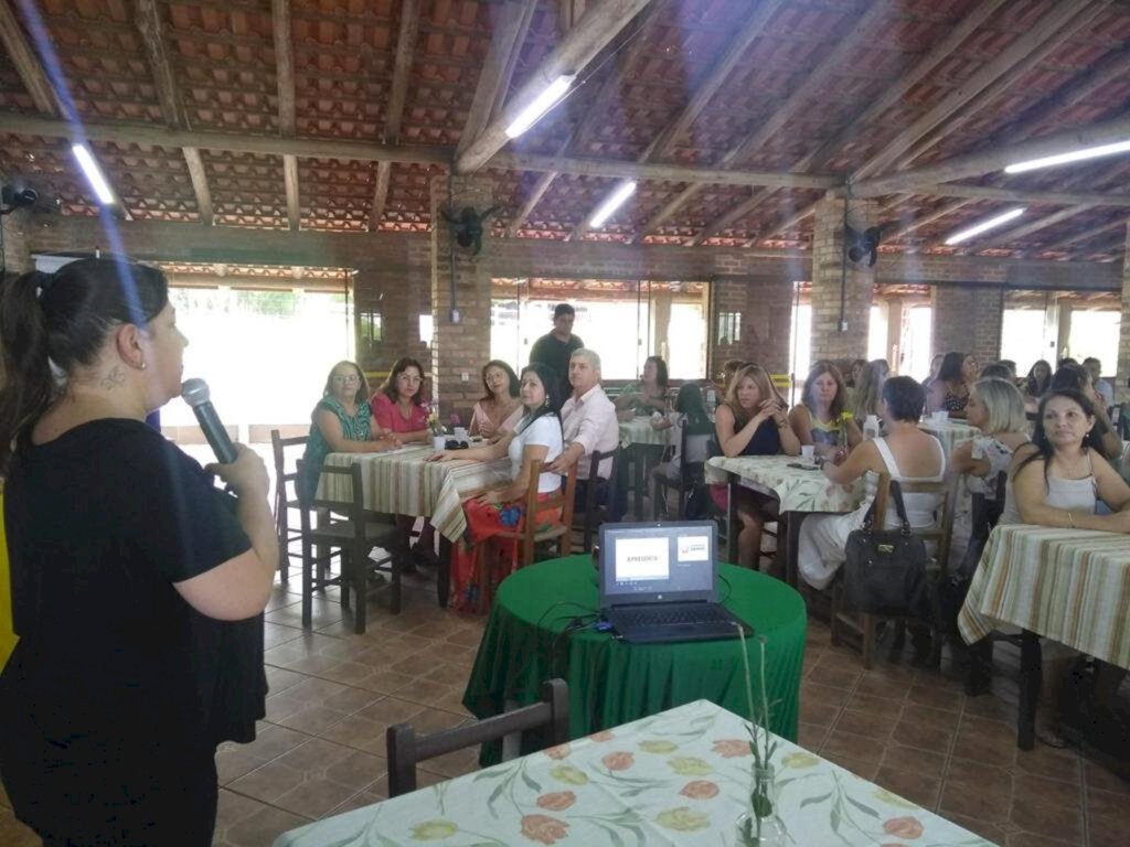 EDUCAÇÃO PROMOVE EVENTOS COM EQUIPES DIRETIVAS DA REDE MUNICIPAL EM TORRES