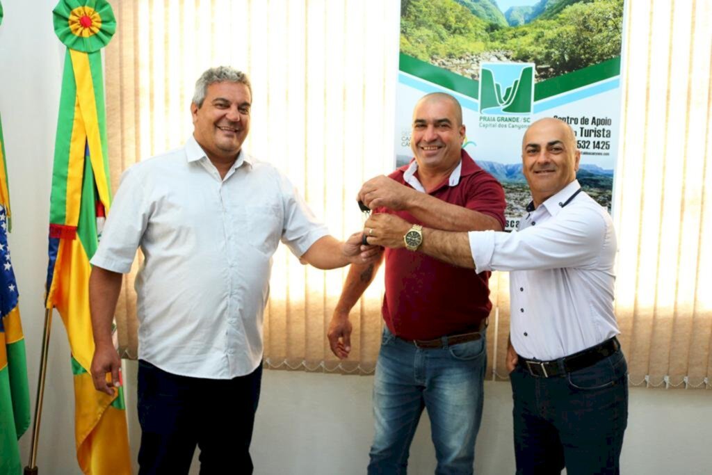 VICE-PREFEITO DE PRAIA GRANDE MACK CITADIN ASSUME A PREFEITURA