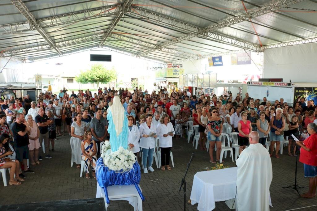 FESTA DOS NAVEGANTES E FESTA DO PESCADOR  REÚNE MILHARES DE PESSOAS EM PASSO DE TORRES