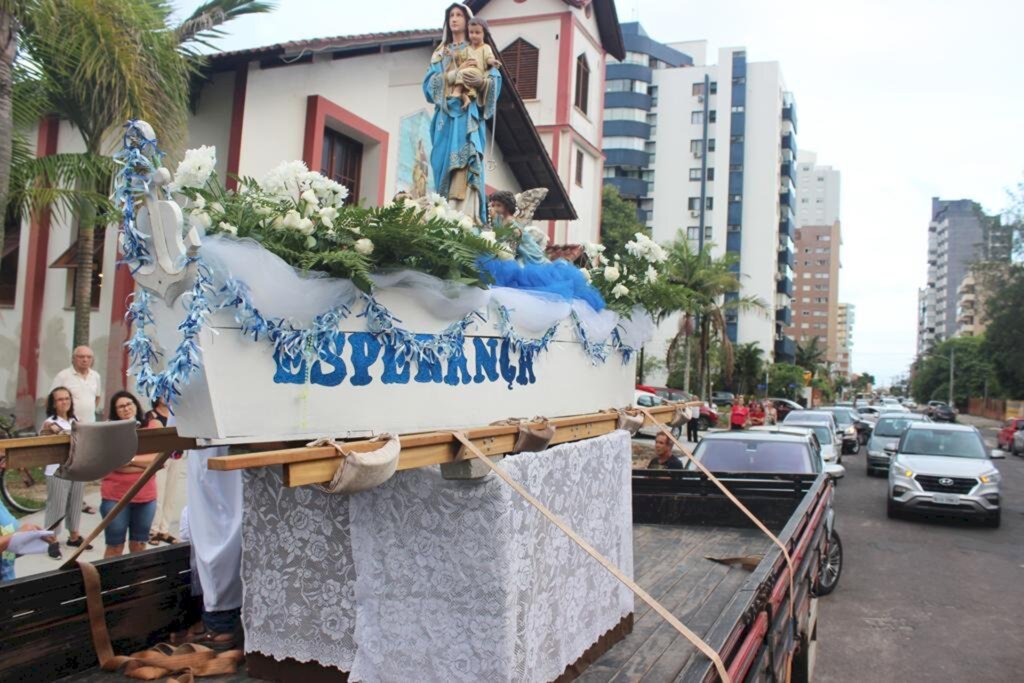 PARÓQUIA SÃO DOMINGOS REALIZA PROCISSÃO DE NOSSA SENHORA DOS NAVEGANTES EM TORRES