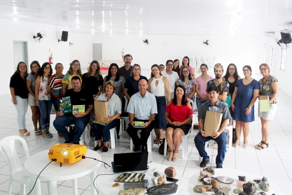 GEOPARQUE E CPRM  PROMOVEM CAPACITAÇÃO PARA PROFESSORES