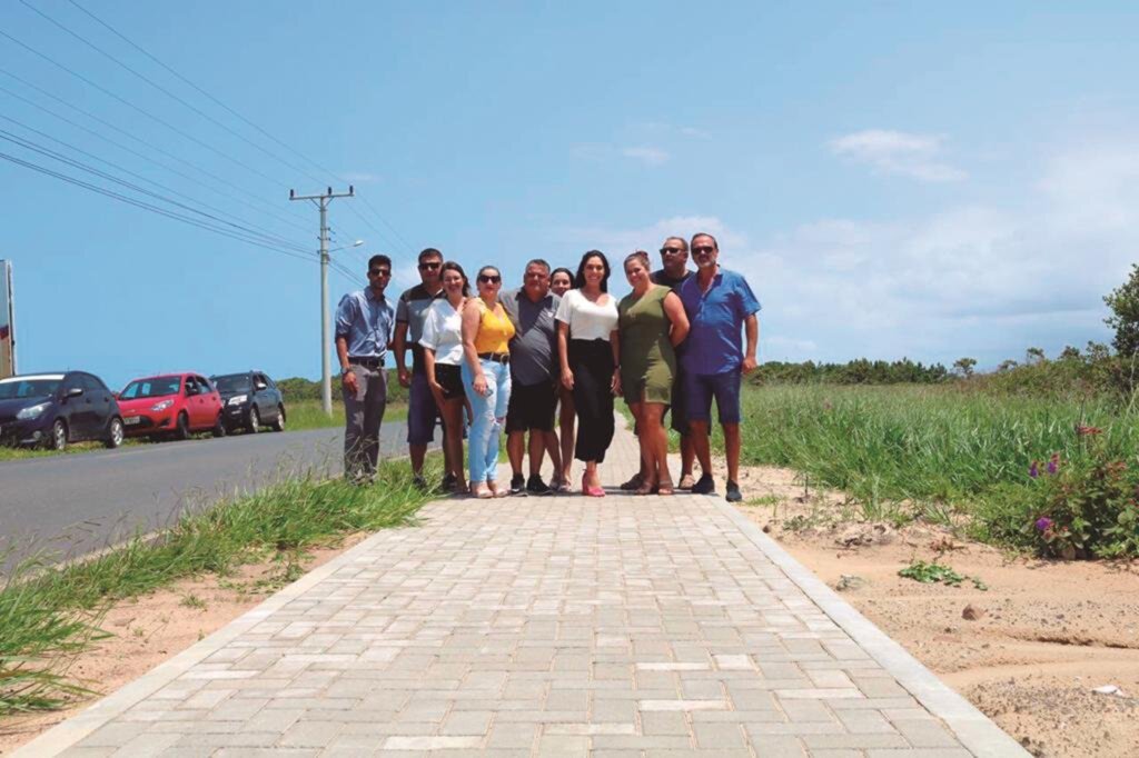 GEOVANIA DE SÁ E COMITIVA DO PSDB VISITAM OBRAS EM PASSO DE TORRES