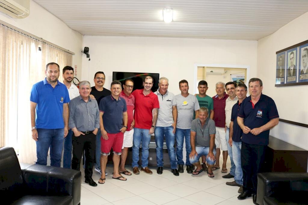 DEPUTADO CHIODINI VISITA O MUNICÍPIO  DE SÃO JOÃO DO SUL E REGIÃO