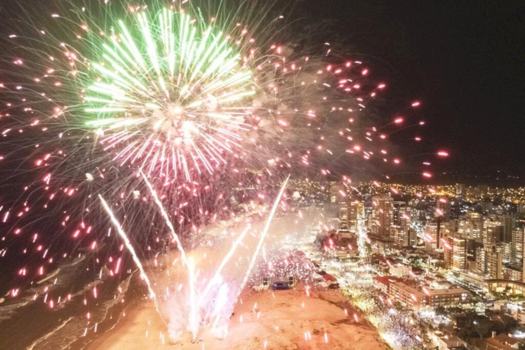 MEIO MILHÃO DE PESSOAS PARTICIPARAM EM TORRES DA MAIOR QUEIMA DE FOGOS DOS ÚLTIMOS ANOS